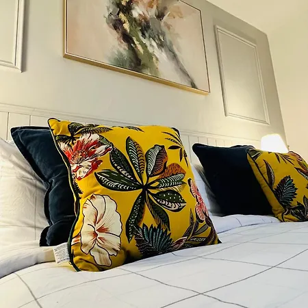 Homestay Acrewood House *